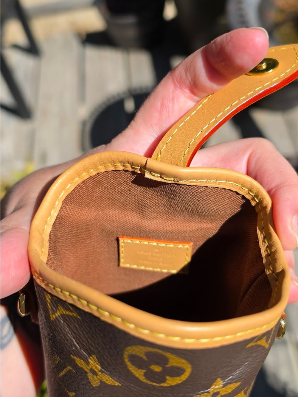 Louis Vuitton Fold Me Pouch - Picture 6 of 9